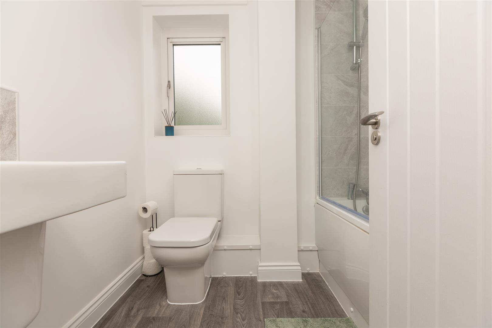 Maes Gwdig, Burry Port, SA16 0TG